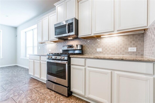 Building Photo - 1917 Tawakoni Dr