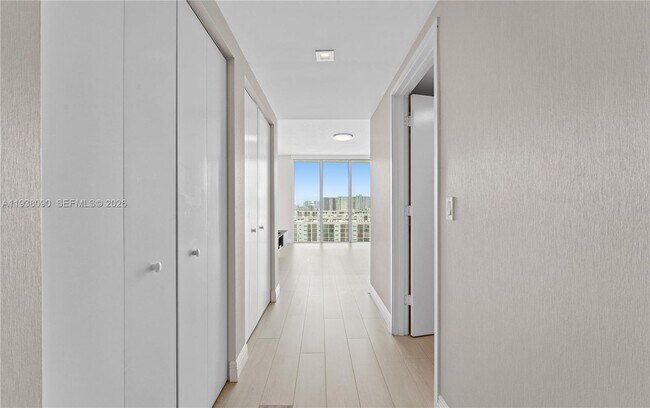 Building Photo - 300 Sunny Isles Blvd