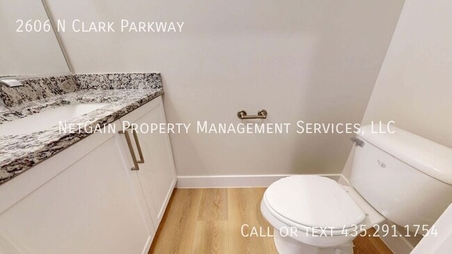 Building Photo - 2606 N Clark Pkwy