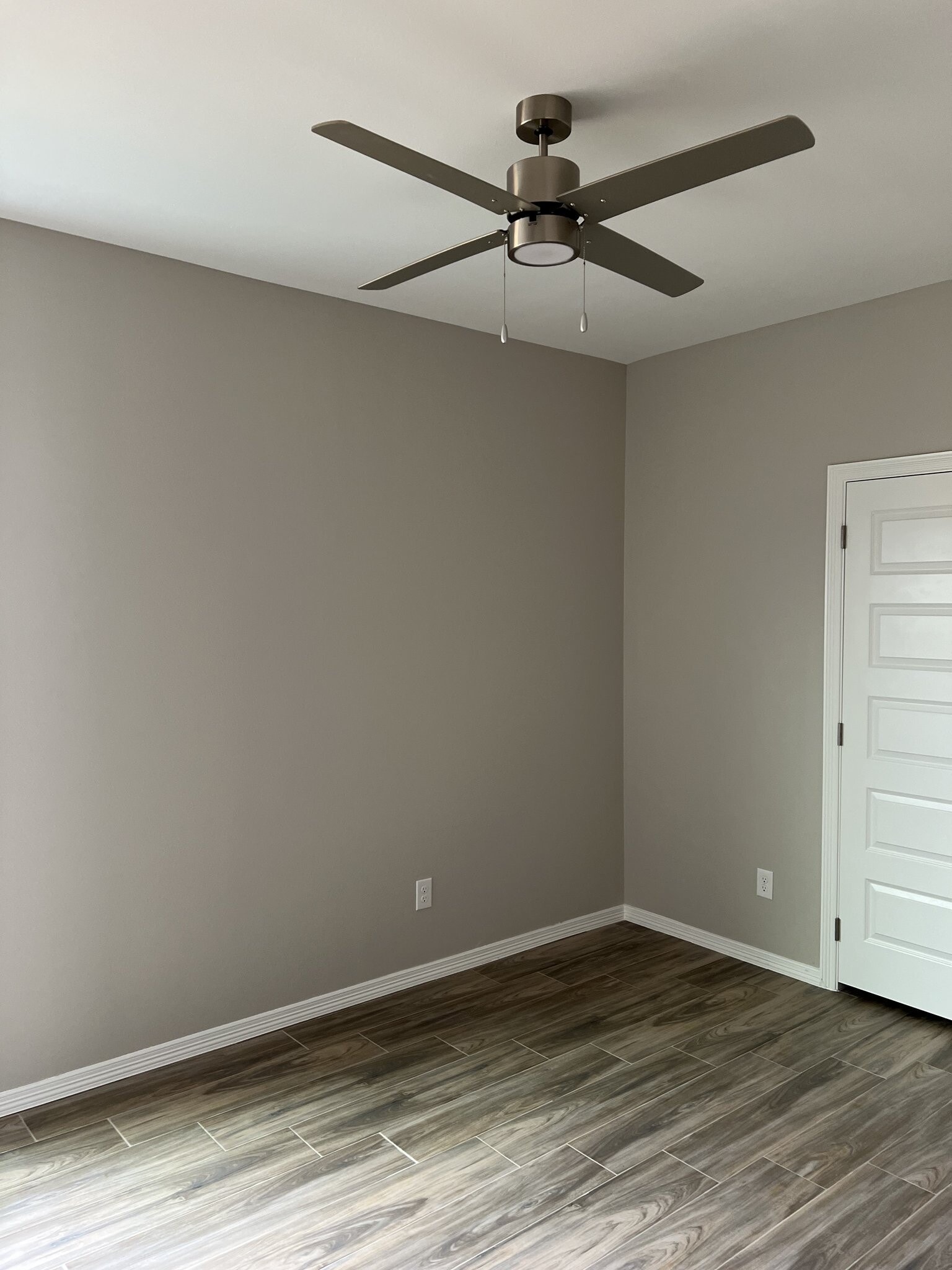 Building Photo - 84 E La Vista Ave