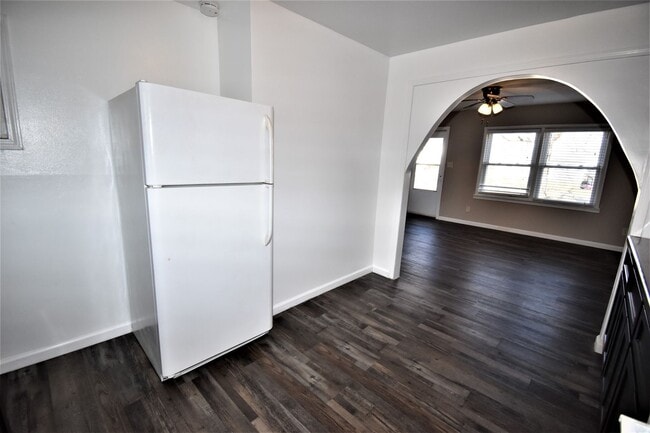 Building Photo - 115 W Fork Dr