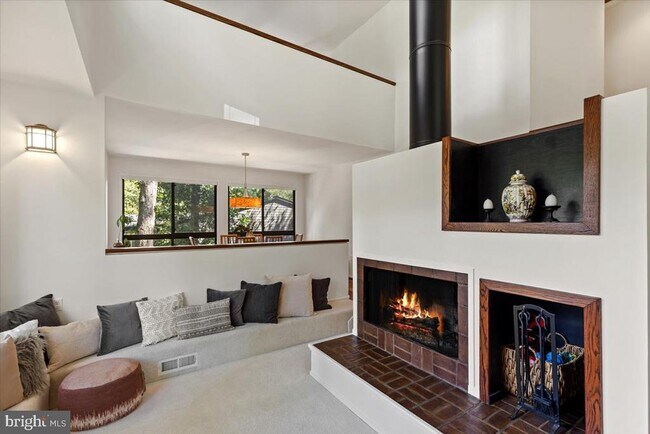 Building Photo - 9411 Fernwood Rd