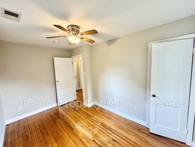 Building Photo - 3223 Jeter Ave