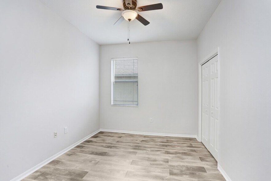 Building Photo - 15451 Martinmeadow Dr