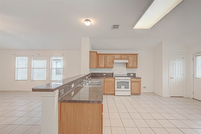 Building Photo - 5815 Plantation Crest Dr