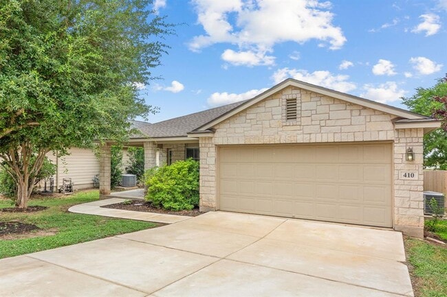 Building Photo - 410 Brazoria Trail