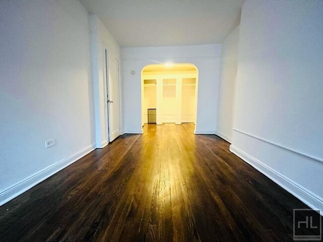 Building Photo - 1007 2nd Ave