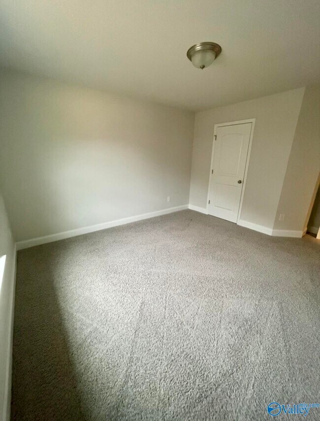 Building Photo - 272 Abercorn Dr