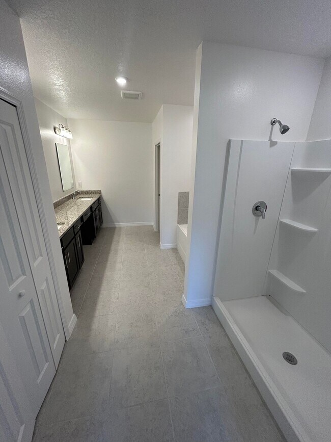 Building Photo - 1355 Kylar Dr NW