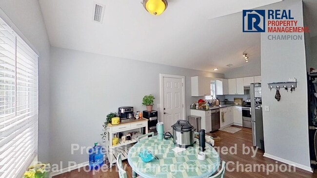 Building Photo - Immaculate 3 BD/2 BA Home w/Vaulted Ceilings, LVP Flooring and Fenced Yard