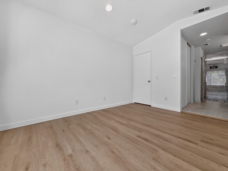 Master Bedroom - 1065 E Broadway