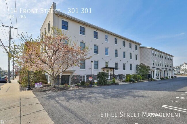 Building Photo - 114 Front St