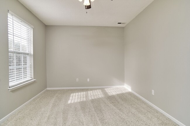 Building Photo - 3 BD/2.5 BA in Fishers!