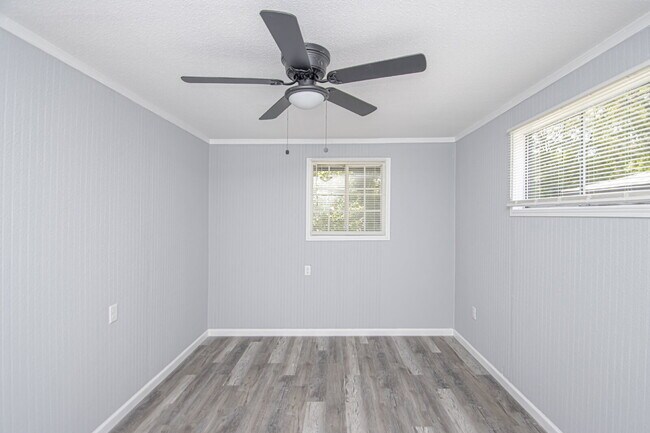 Building Photo - Live Better for Less – Updated 2BR Apartment in Benton, AR!
