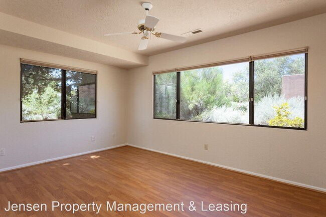 Building Photo - 3 br, 2 bath House - 712 N. Wisteria Way