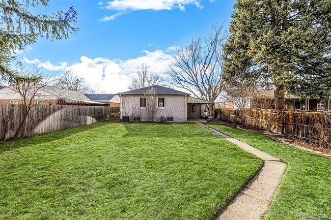 Building Photo - 1150 S Jackson St