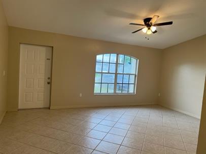 Building Photo - Charming 3-Bedroom Home in Fort Myers – An...