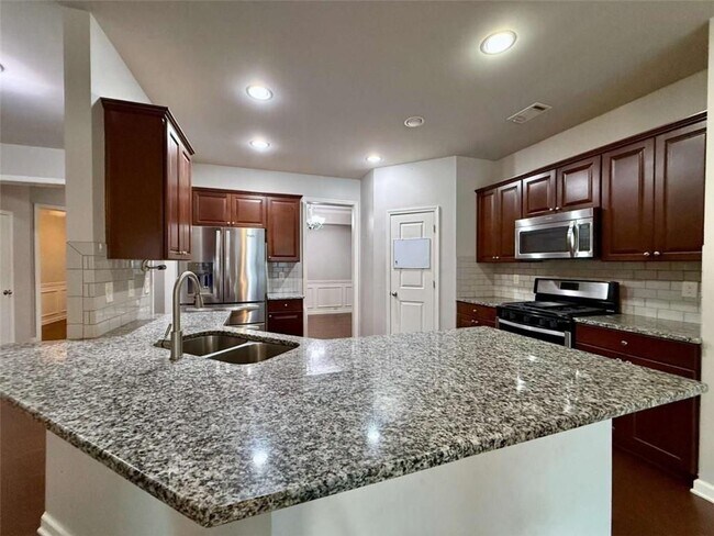 Building Photo - 5115 Breezewood Cir