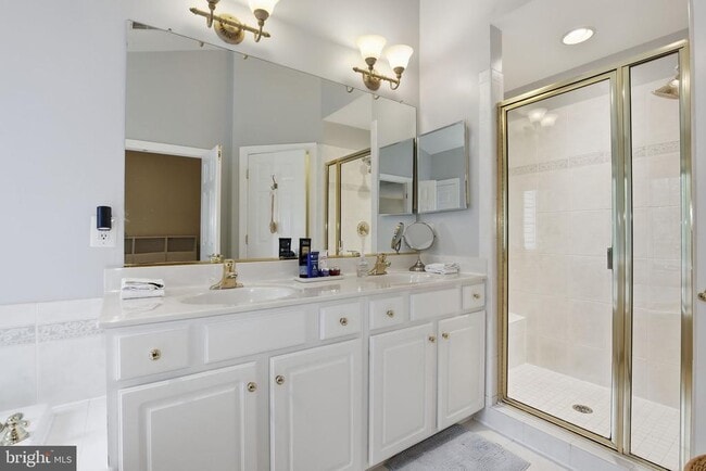 Building Photo - 3826 Elmwood Towne Way