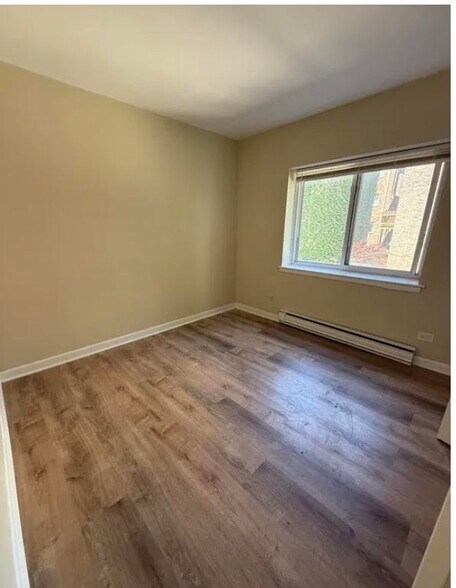 Building Photo - 3825 N Pine Grove Ave