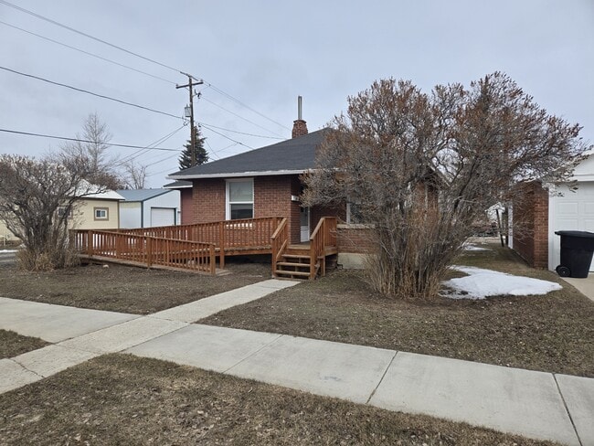 Primary Photo - 411 Opal St