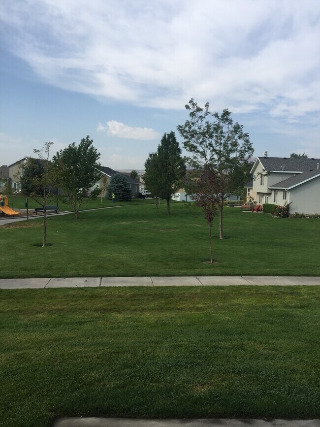 Building Photo - Beautiful Harbor Point Family Home in Lehi