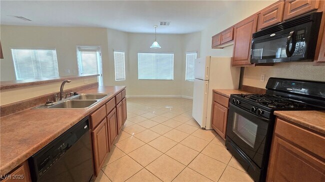 Building Photo - 9351 Pinewood Ridge St