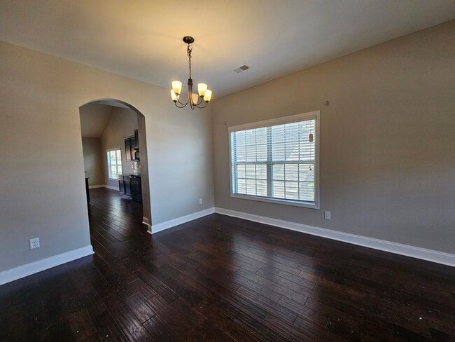 Building Photo - Luxury living at Hawthorne Ridge