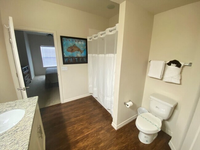 Building Photo - 5372 Diplomat Ct