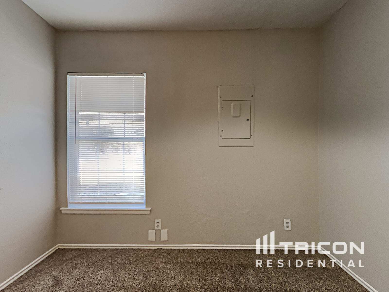 Building Photo - 423 Byrnes Dr