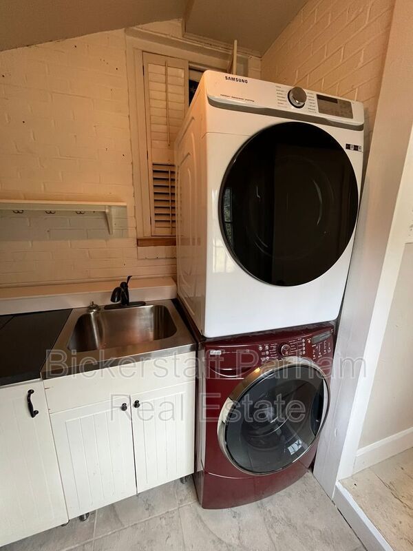 Building Photo - 1409 16th Ave