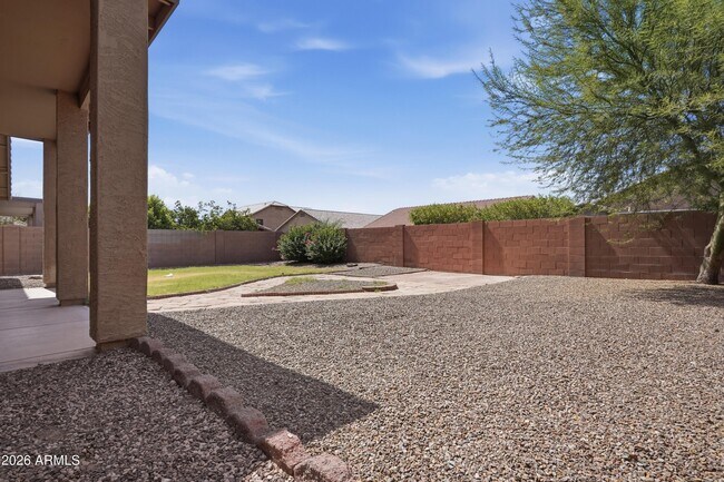 Building Photo - 4441 E Cottonwood Ln
