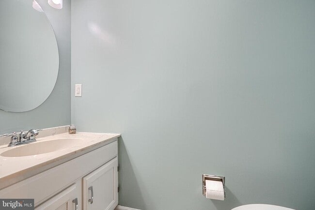 Building Photo - 414 Five Farms Ln