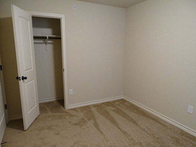 Building Photo - 6411 Luglio Ln