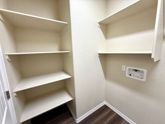 Building Photo - Beautiful 4-Bedroom Home for Rent in Cerba...