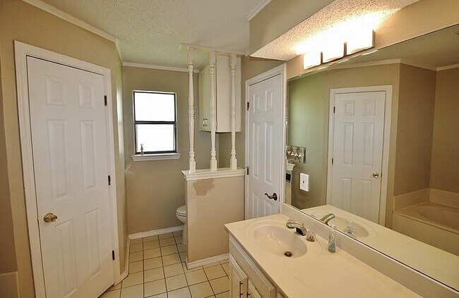 Building Photo - 6506 Impala Dr