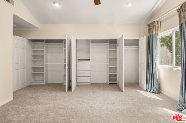 Building Photo - 22840 Sparrow Dell Dr