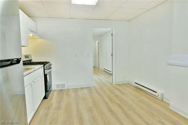 Building Photo - 401 Williams St SE