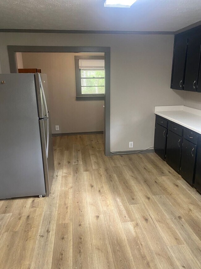 Building Photo - Overstreet Drive