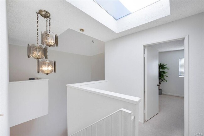 Building Photo - 5581 Crescent Ave