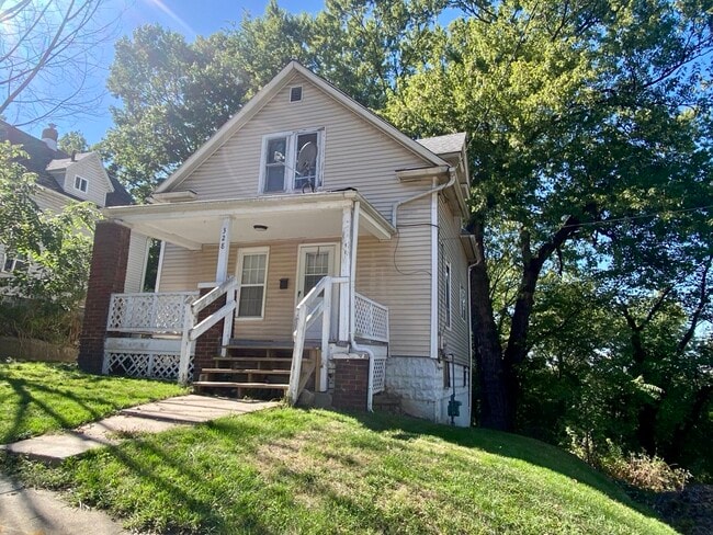 Building Photo - 328 Lease St