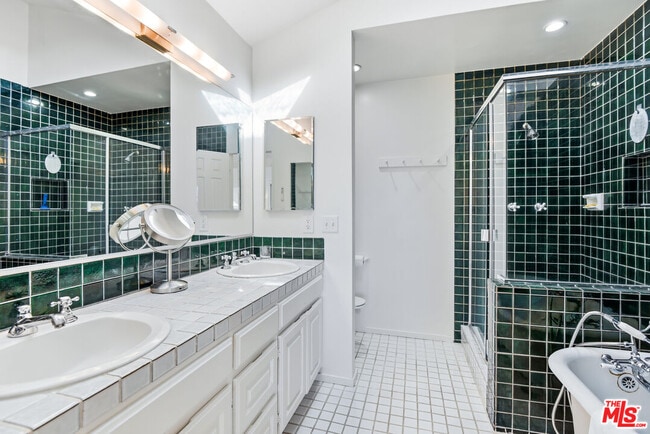 Building Photo - 469 Sherman Ave