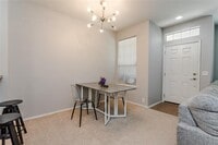 Building Photo - 2747 Hyde Park Dr