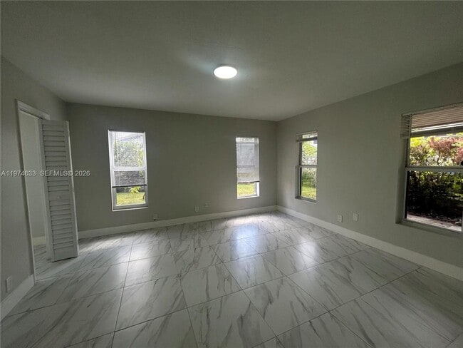 Building Photo - 6036 Buchanan St