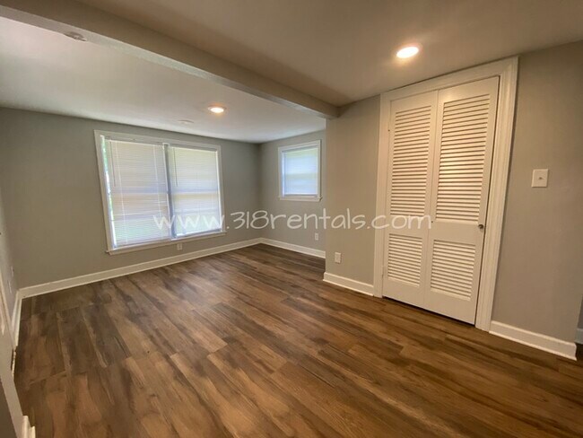 Building Photo - Completely remodeled home in Broadmoor available