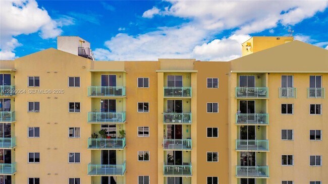 Building Photo - 3500 Coral Wy