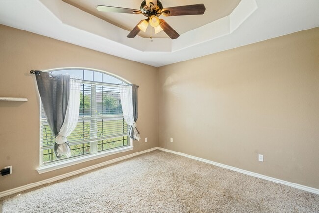 Building Photo - 102 Yellowstone Dr
