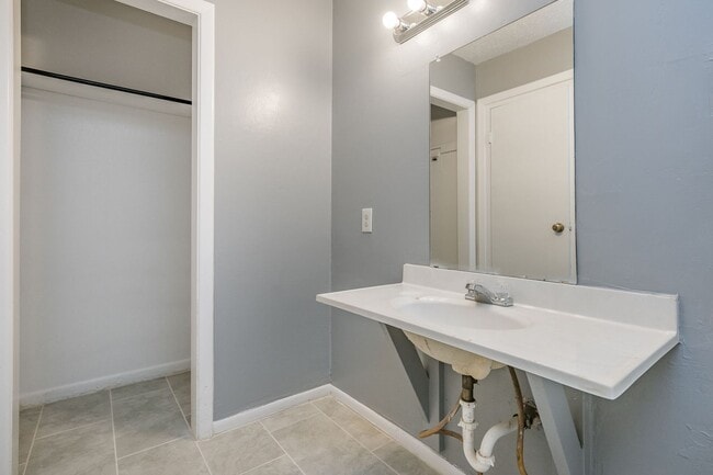 Building Photo - La Luna Luxury Suites