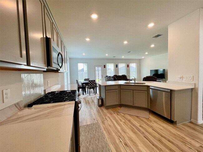Building Photo - 31603 Rosebud Vly Ln