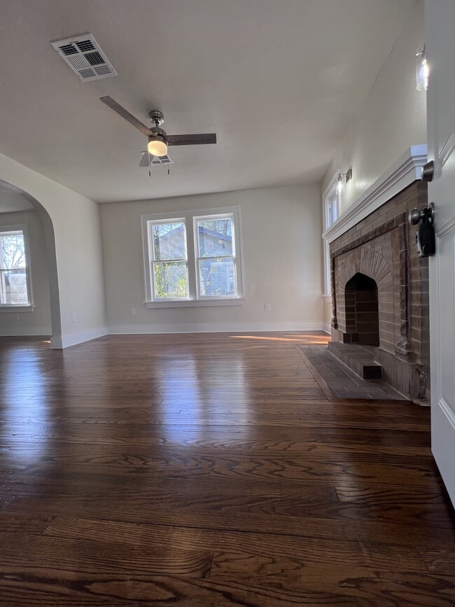 Building Photo - 1008 NW 31st St